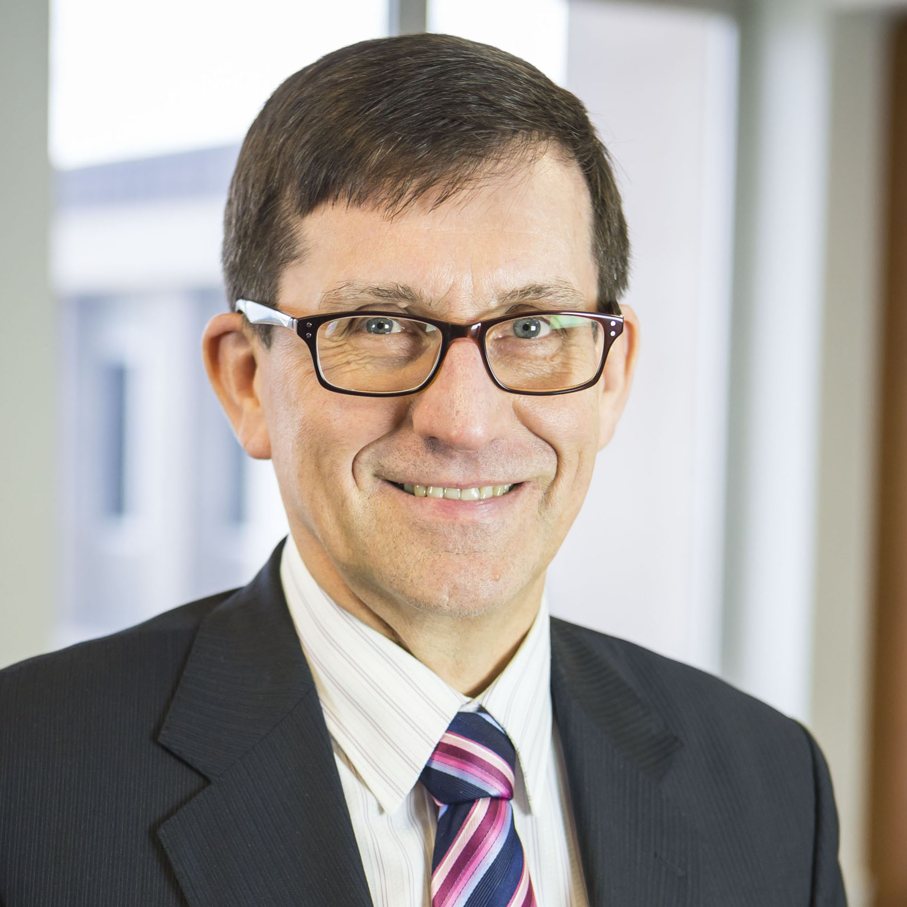 Professor Ian Harper Headshot 